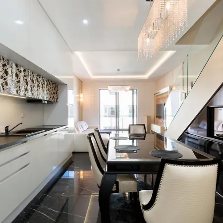 The Crystal Palace Apartman